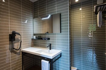 hotel louvree restaurant le 428