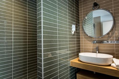 hotel louvree restaurant le 428