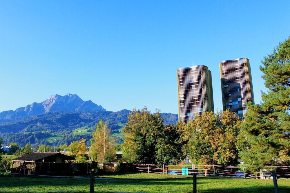 lu bourbaki i allmend hitrental apartment