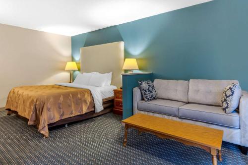 quality inn and suites apex holly springs