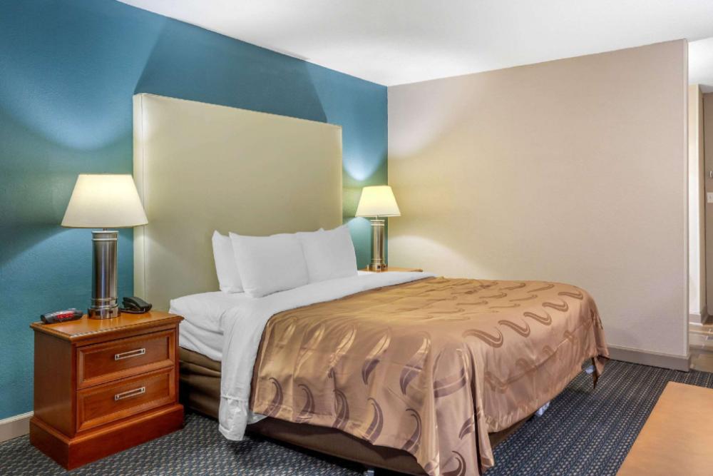quality inn and suites apex holly springs