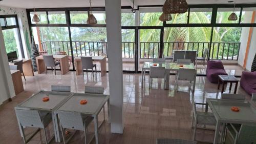 tropica gili hotel