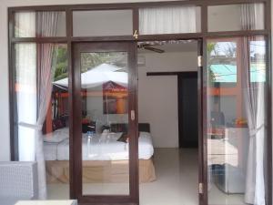 tropica gili hotel