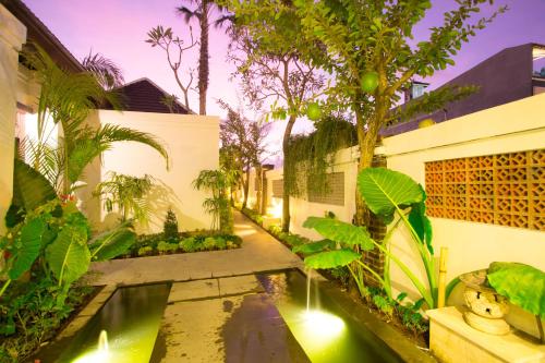 apple villa and apartment