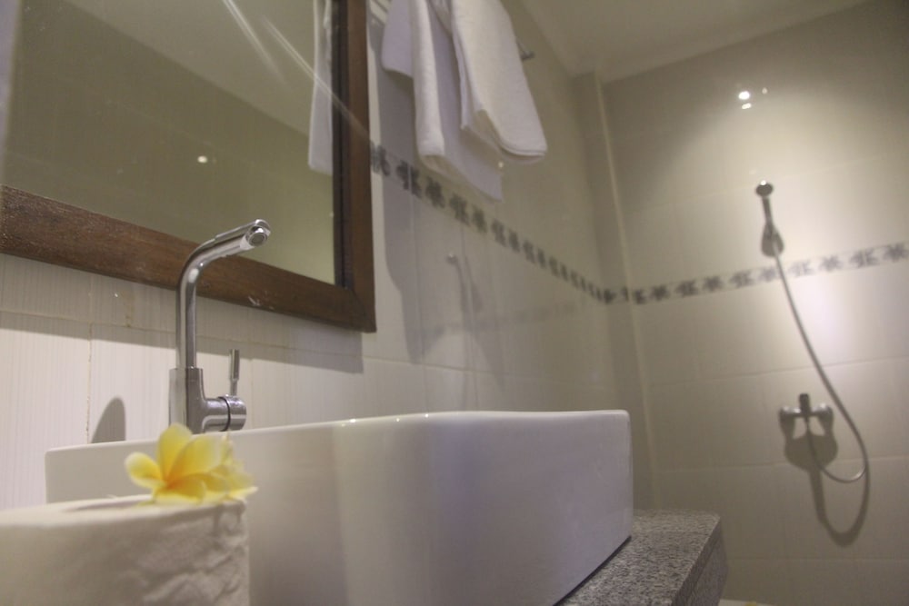 dcamel hotels lembongan