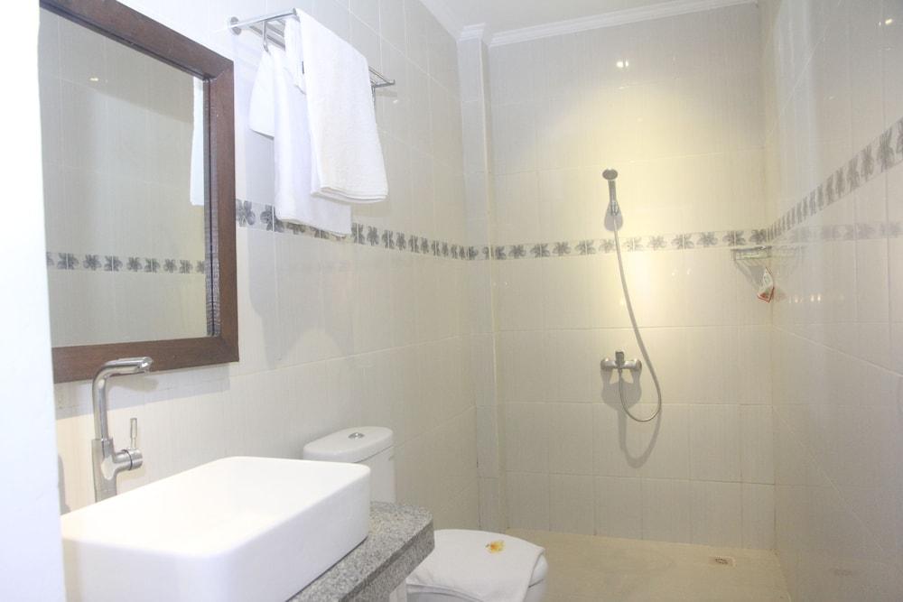 dcamel hotels lembongan