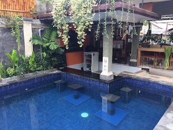dcamel hotels lembongan
