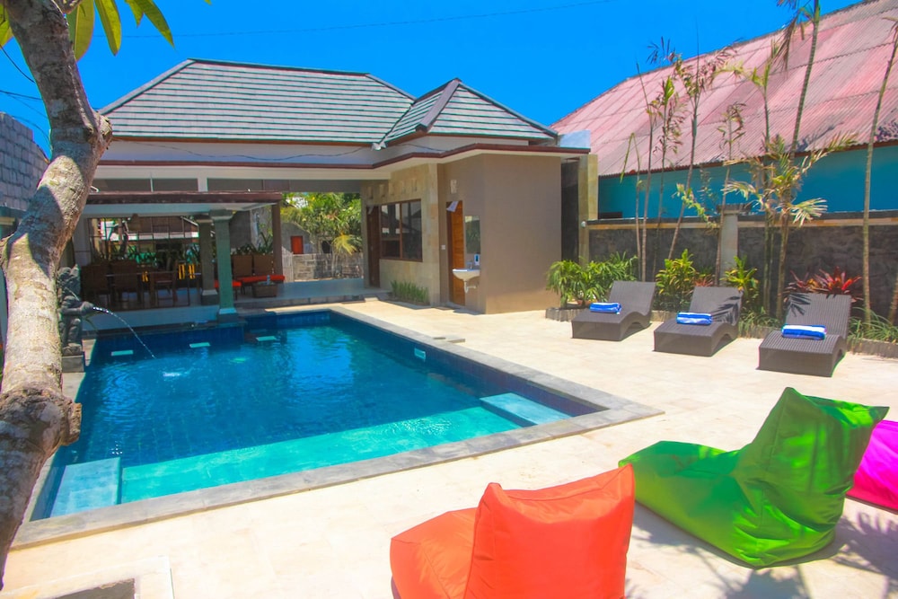 dcamel hotels lembongan