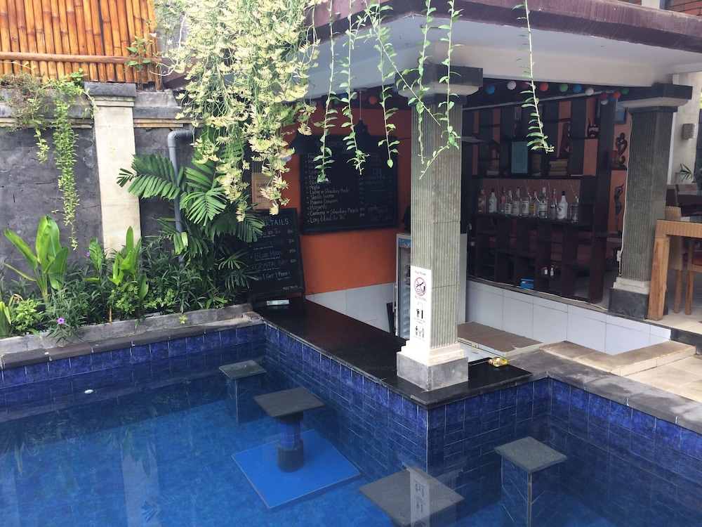 dcamel hotels lembongan