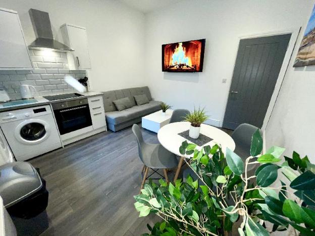 albert luxury hottub and jacuzzi apartments
