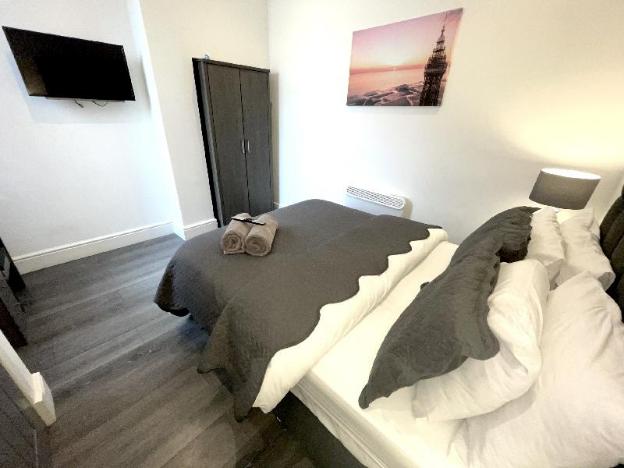 albert luxury hottub and jacuzzi apartments