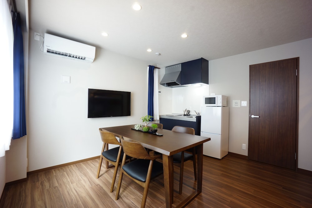 rona hotel