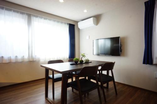 rona hotel