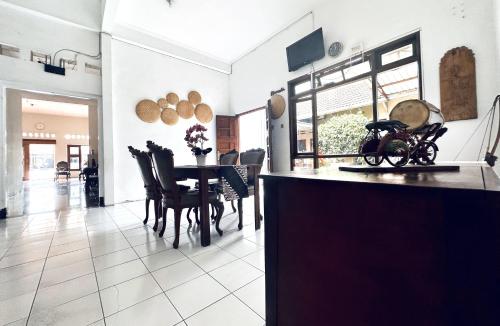 santalum hotel