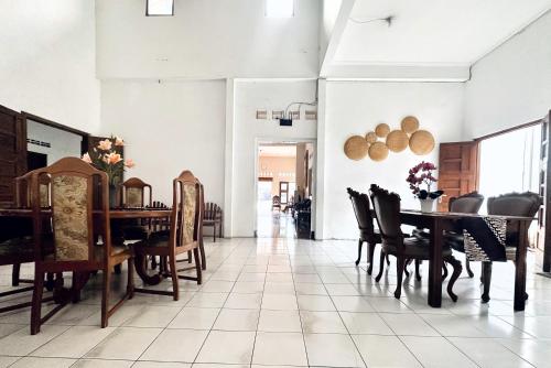 santalum hotel