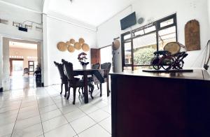 santalum hotel