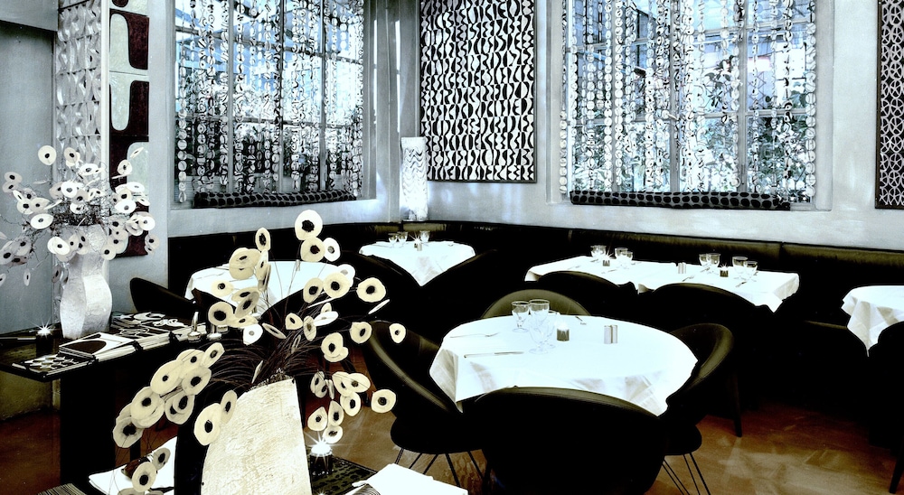 3 rooms 10 corso como