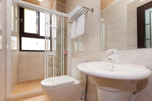 rain sun bed and breakfast