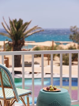 myconian sunrise relais and chateaux hotel