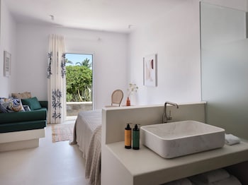 myconian sunrise relais and chateaux hotel