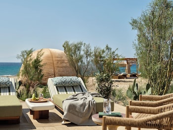 myconian sunrise relais and chateaux hotel
