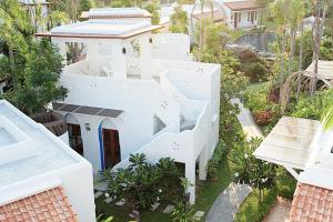 baan montra beach resort bankrut