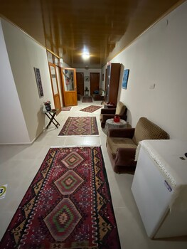 Elmas Restaurant Ve Pansiyon,,1 star