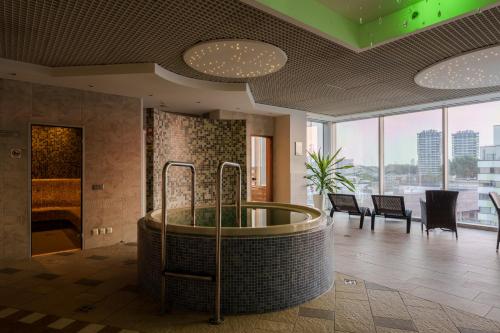 riga islande hotel with free parking