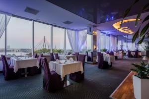 riga islande hotel with free parking