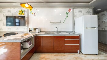 geoje marine castel pension