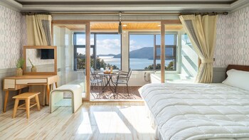 geoje marine castel pension