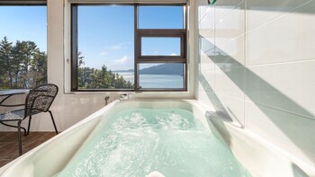 geoje marine castel pension