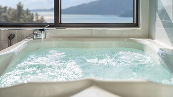 geoje marine castel pension