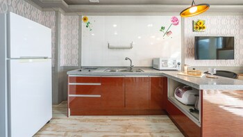 geoje marine castel pension