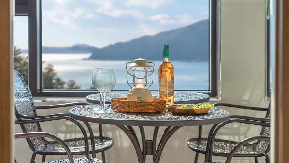 geoje marine castel pension