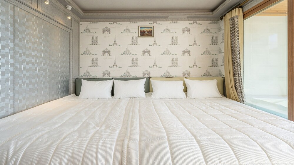 geoje marine castel pension