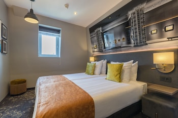 leonardo boutique museumhotel