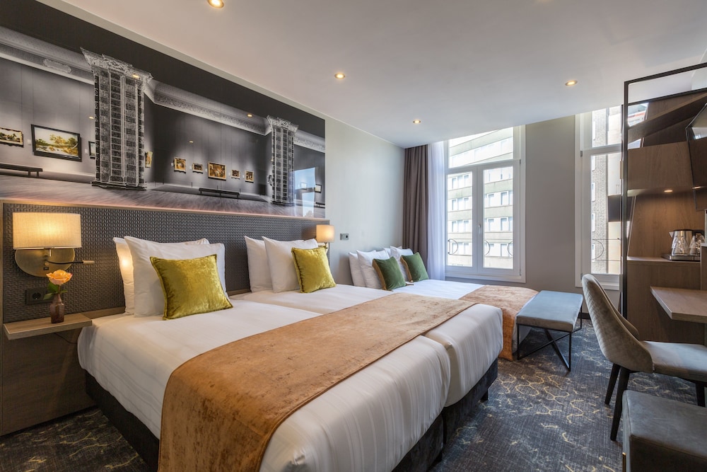 leonardo boutique museumhotel