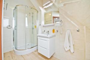 mona lisa wellness and spa
