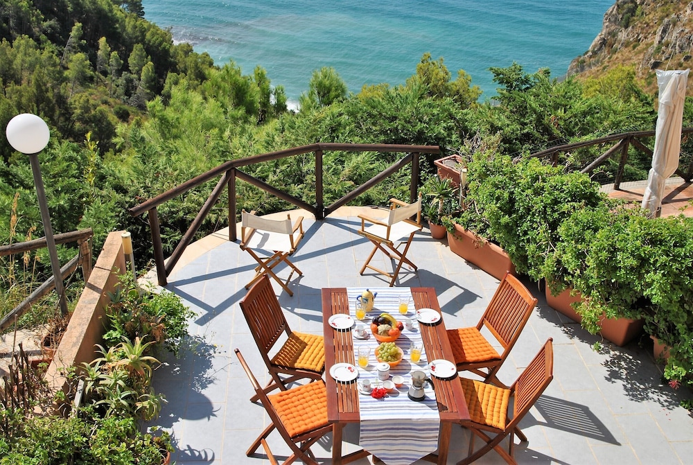 villa arborea in sperlonga