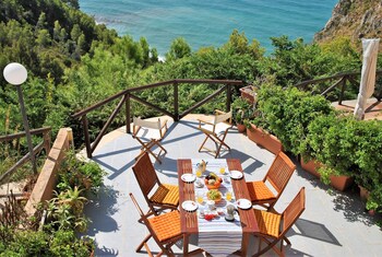 villa arborea in sperlonga