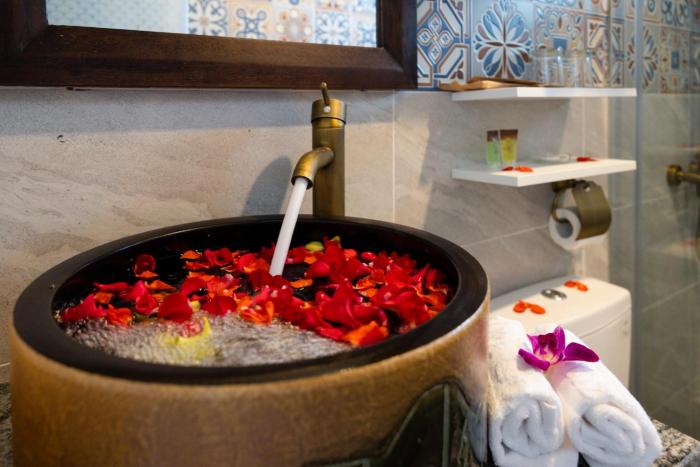 azura gold hotel and apartment