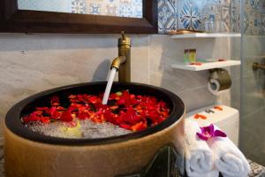 azura gold hotel and apartment