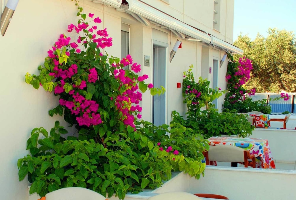 Vela Garden Resort,,3 star