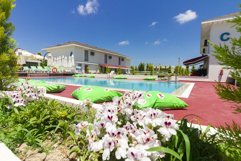 vela garden resort