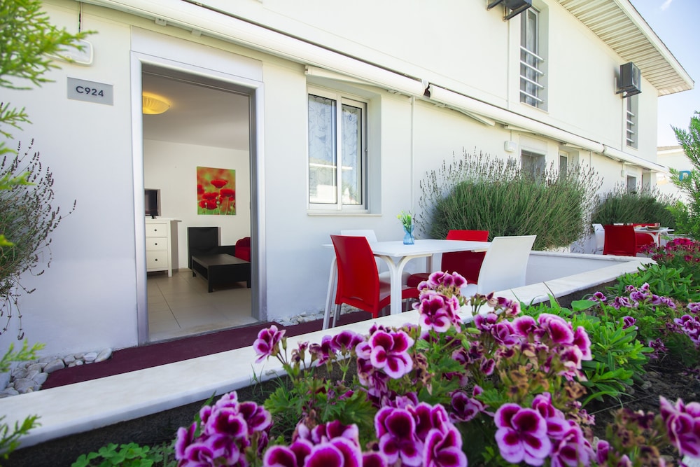 vela garden resort