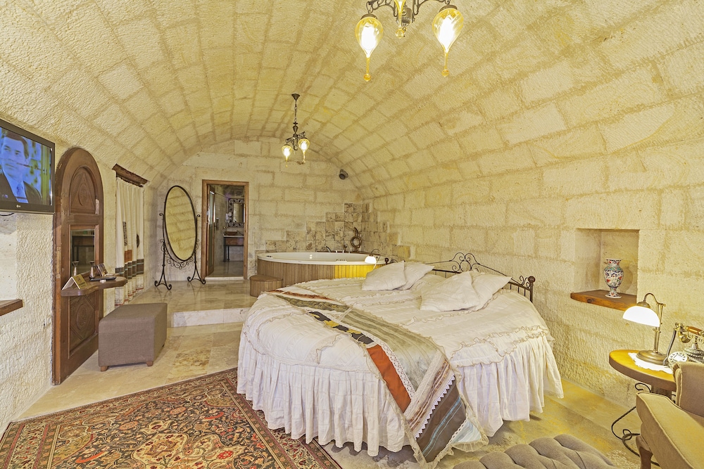 mithra cave cappadocia