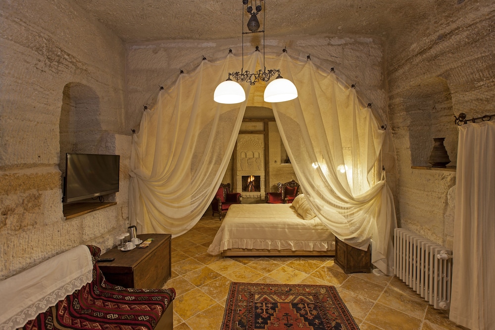 mithra cave cappadocia
