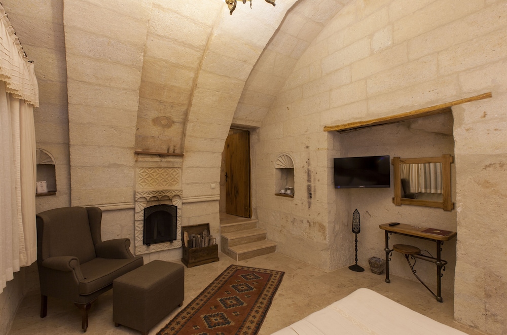 mithra cave cappadocia