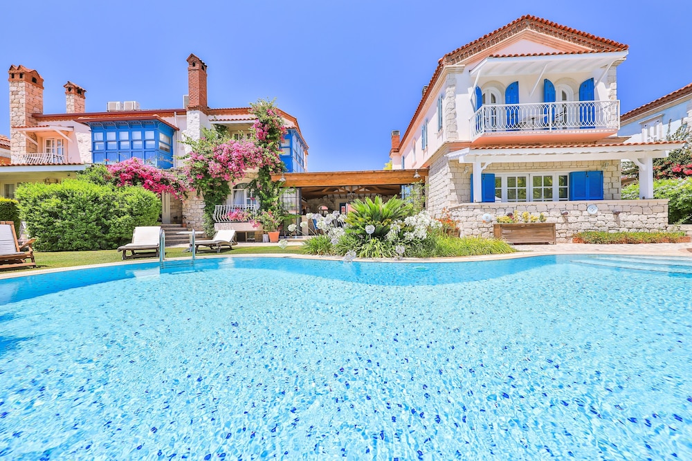 cumbali konak alacati